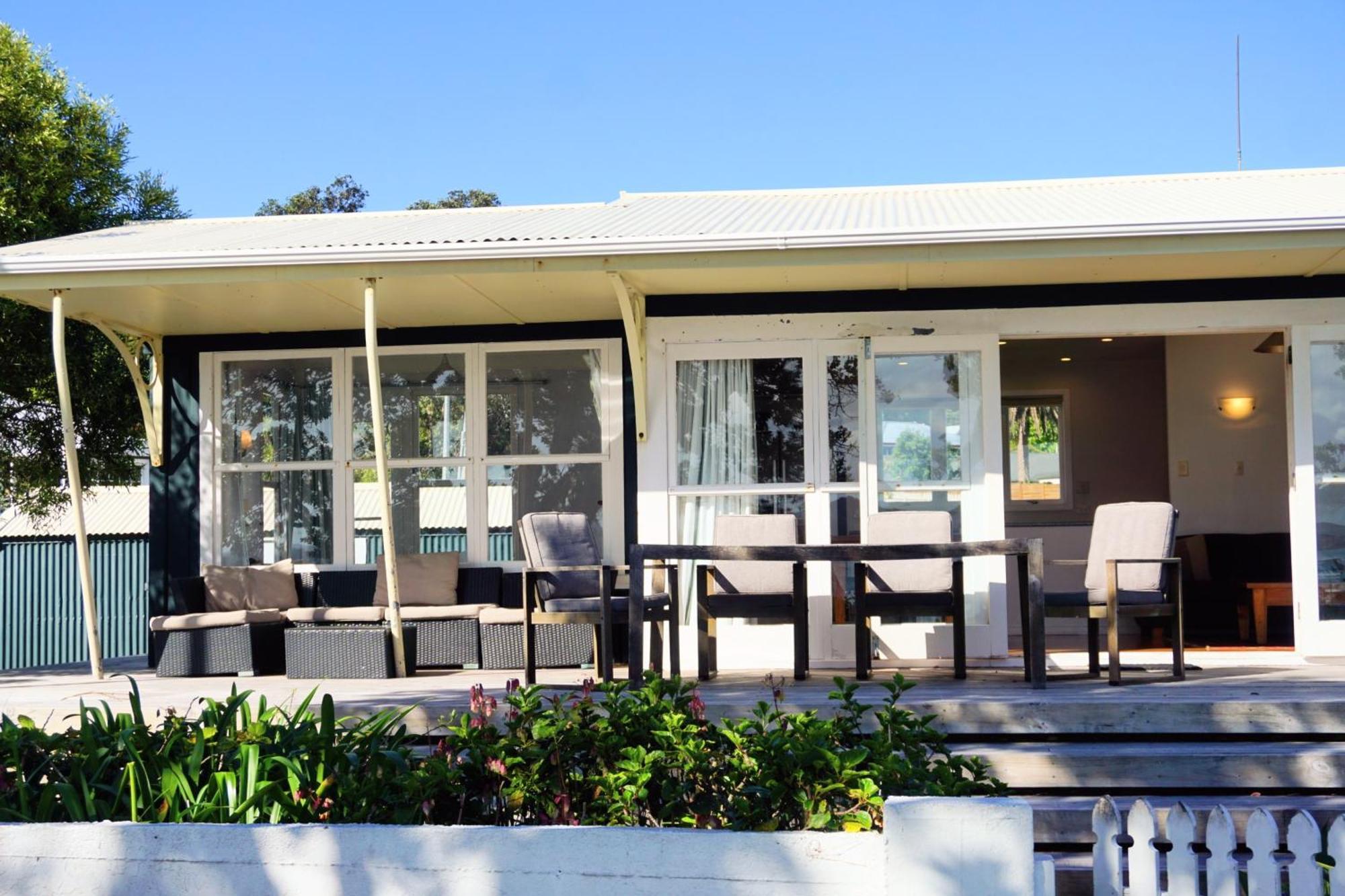 Last On The Strand, Russell - The Boathouse Exterior foto